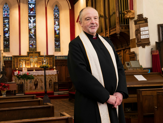 Ile powinno być w kopercie dla księdza? Wierni podali, ile do niej włożą