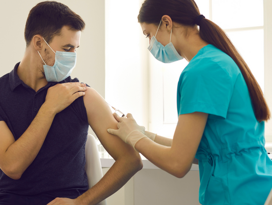 Już możesz się zaszczepić przeciwko COVID-19. Szczepionki czekają