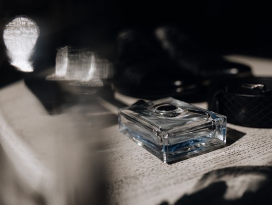 Męski styl w nowoczesnym wydaniu: dlaczego warto sięgać po perfumy męskie inspirowane?