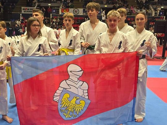 𝐖𝐫ó𝐜𝐢𝐥𝐢 𝐳 𝐁𝐮𝐤𝐚𝐫𝐞𝐬𝐳𝐭𝐮 𝐳 𝟓 𝐦𝐞𝐝𝐚𝐥𝐚𝐦𝐢!