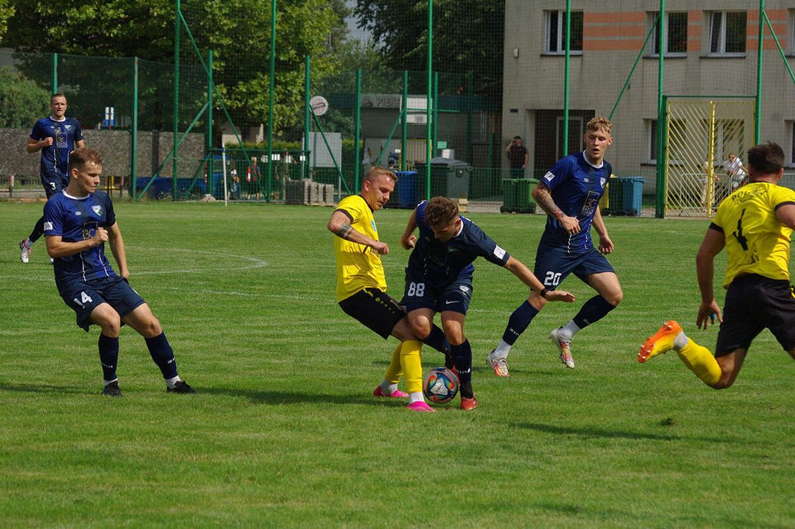 Derby na pierwszym planie