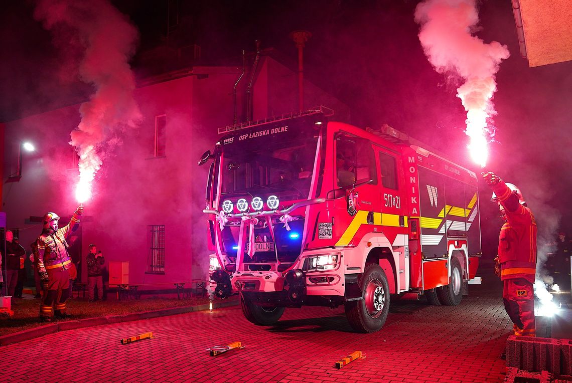 Nowy wóz strażacki dla Łazisk