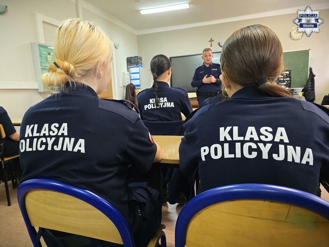 O tajnikach policyjnej pracy z uczniami w Łaziskach Górnych