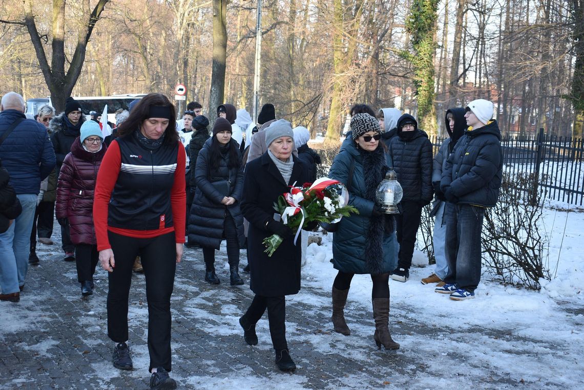 Pobiegli ze światłem pokoju